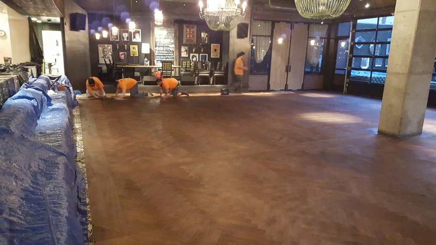Sanding hardwood Floor