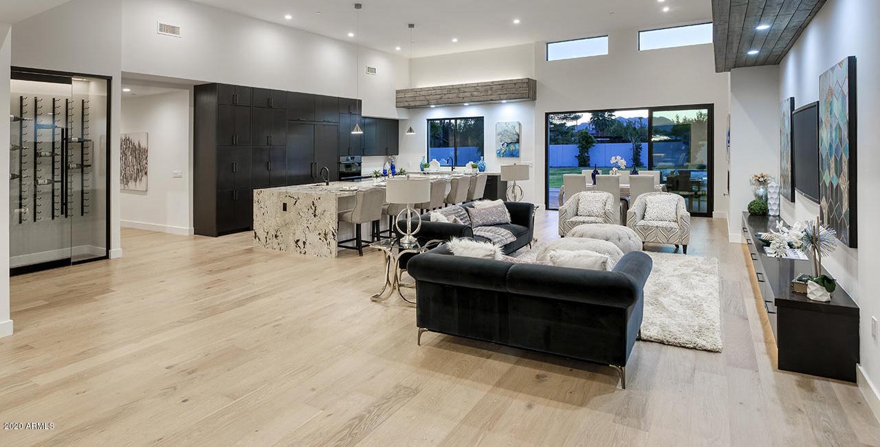 Engineered Hardwood Flooring - Mannington Latitude Park City Summit Oak